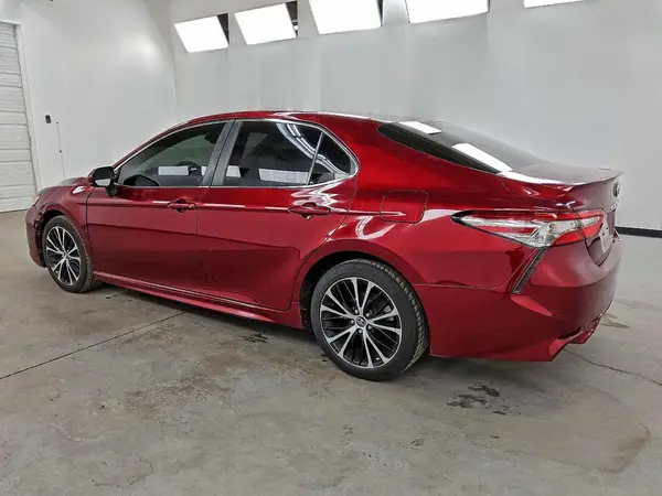 4T1B11HK4JU538840 2018 TOYOTA CAMRY - Image 2