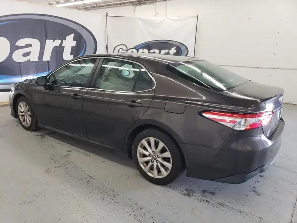 4T1B11HK4JU539194 2018 TOYOTA CAMRY - Image 2