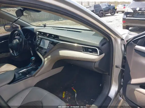 4T1B11HK4JU540958 2018 TOYOTA CAMRY - Image 8