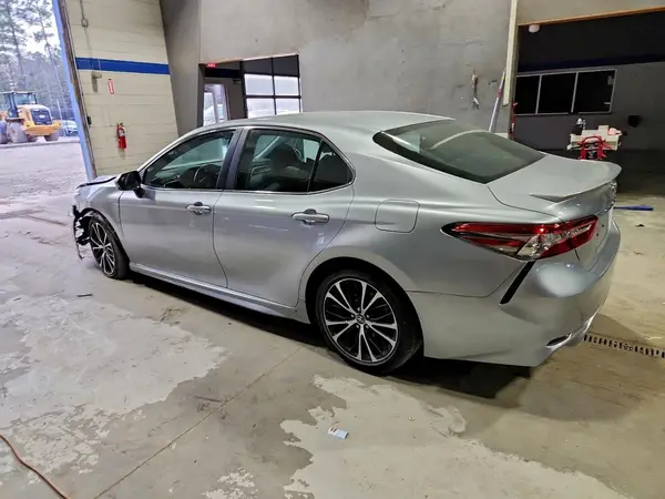 4T1B11HK4JU542466 2018 TOYOTA CAMRY - Image 2