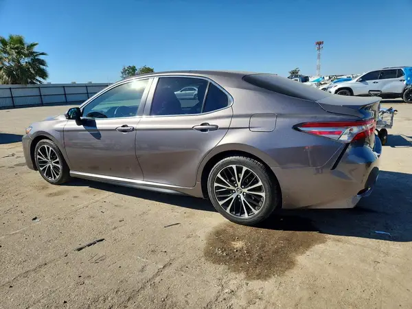 4T1B11HK4JU542841 2018 TOYOTA CAMRY - Image 2