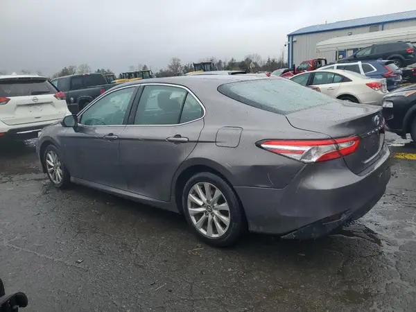 4T1B11HK4JU544590 2018 TOYOTA CAMRY - Image 2