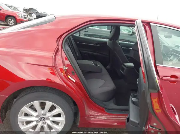 4T1B11HK4JU544685 2018 TOYOTA CAMRY - Image 8