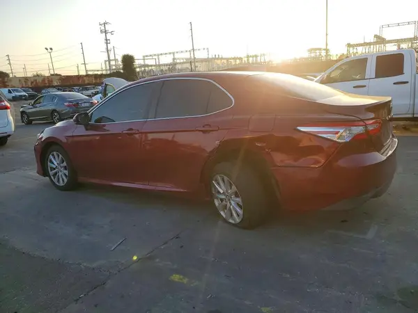 4T1B11HK4JU545805 2018 TOYOTA CAMRY - Image 2