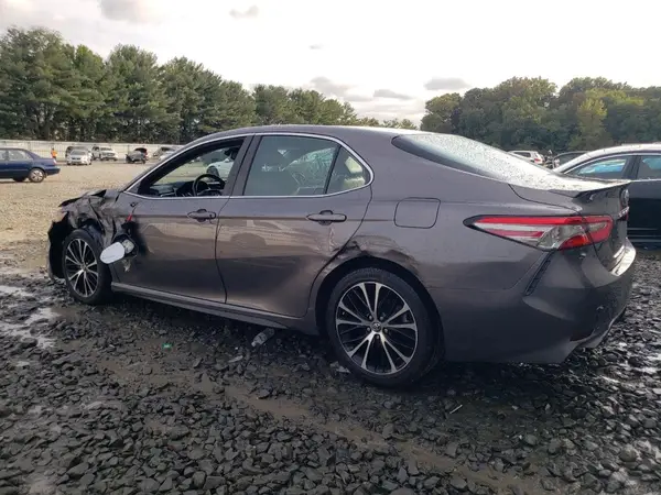 4T1B11HK4JU546047 2018 TOYOTA CAMRY - Image 2