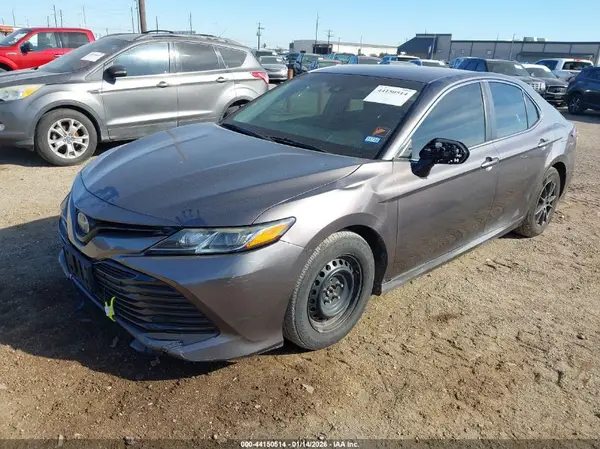 4T1B11HK4JU546632 2018 TOYOTA CAMRY - Image 2