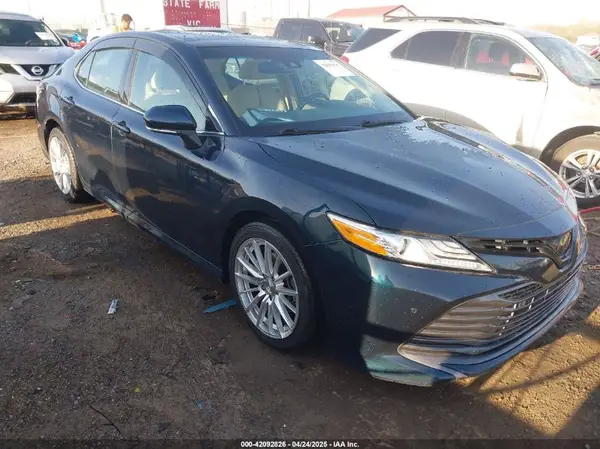 4T1B11HK4JU546761 2018 TOYOTA CAMRY - Image 1