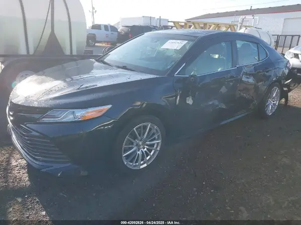 4T1B11HK4JU546761 2018 TOYOTA CAMRY - Image 2