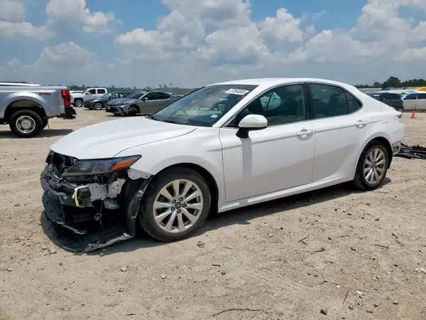 4T1B11HK4JU548932 2018 TOYOTA CAMRY - Image 1