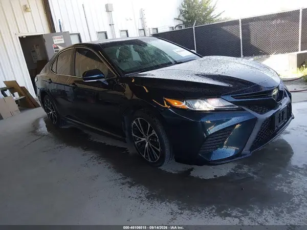 4T1B11HK4JU550082 2018 TOYOTA CAMRY - Image 1