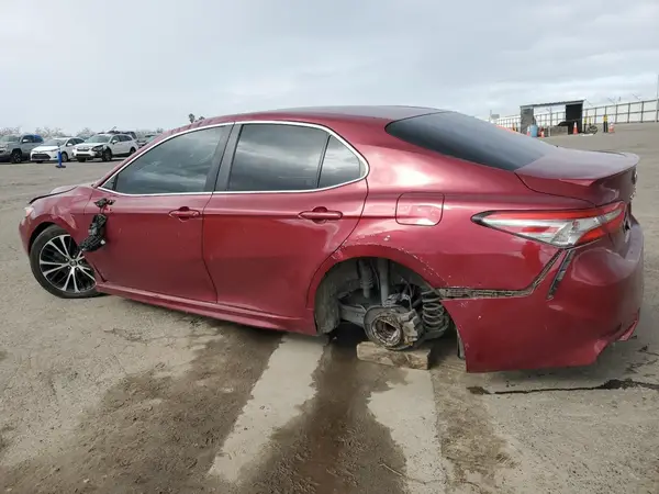 4T1B11HK4JU551104 2018 TOYOTA CAMRY - Image 2