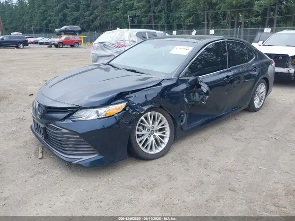 4T1B11HK4JU551202 2018 TOYOTA CAMRY - Image 2