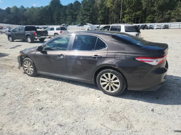 4T1B11HK4JU551779 2018 TOYOTA CAMRY - Image 2