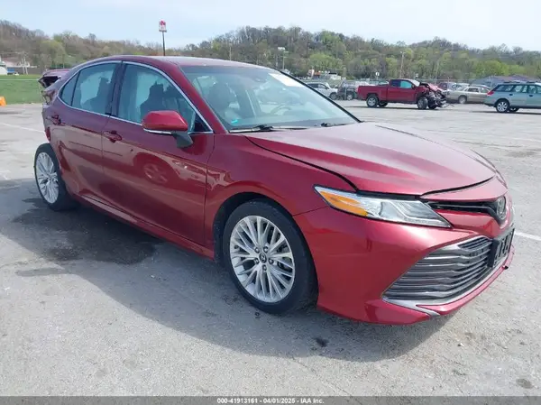 4T1B11HK4JU553631 2018 TOYOTA CAMRY - Image 1