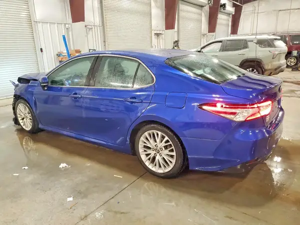 4T1B11HK4JU555038 2018 TOYOTA CAMRY - Image 2