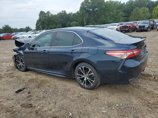 4T1B11HK4JU555394 2018 TOYOTA CAMRY - Image 2