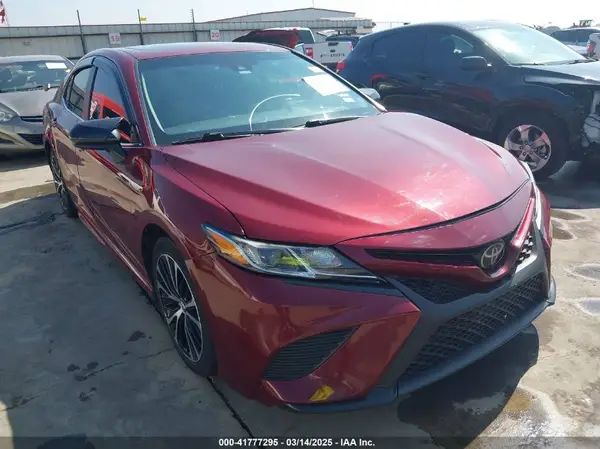 4T1B11HK4JU555461 2018 TOYOTA CAMRY - Image 1