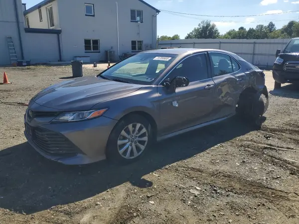 4T1B11HK4JU556304 2018 TOYOTA CAMRY - Image 1