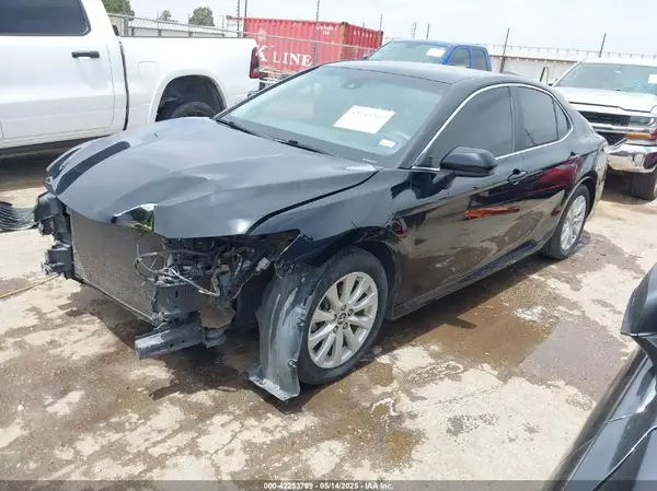 4T1B11HK4JU556433 2018 TOYOTA CAMRY - Image 2