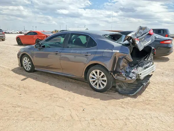 4T1B11HK4JU558005 2018 TOYOTA CAMRY - Image 2