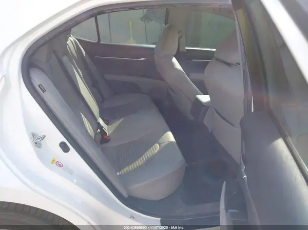 4T1B11HK4JU558134 2018 TOYOTA CAMRY - Image 8