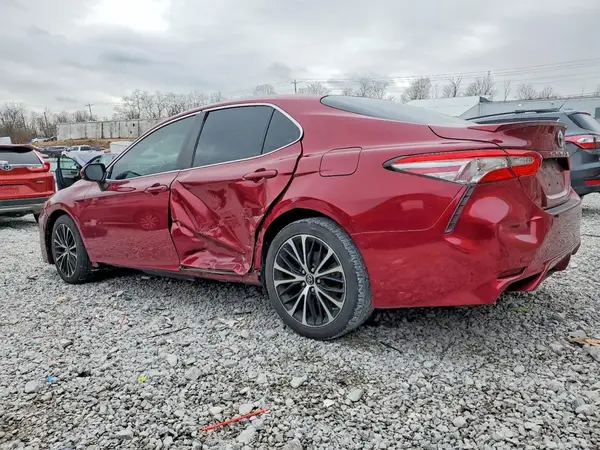 4T1B11HK4JU560014 2018 TOYOTA CAMRY - Image 2