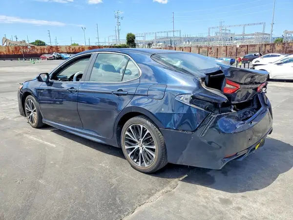 4T1B11HK4JU560286 2018 TOYOTA CAMRY - Image 2