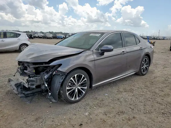 4T1B11HK4JU561180 2018 TOYOTA CAMRY - Image 1