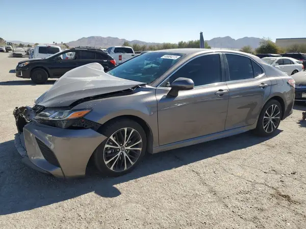 4T1B11HK4JU563298 2018 TOYOTA CAMRY - Image 1