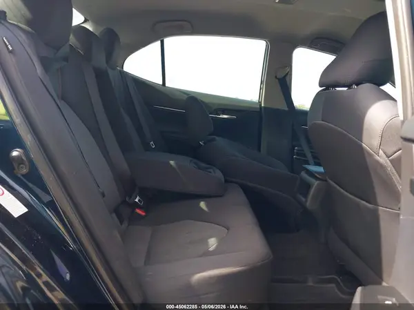 4T1B11HK4JU564225 2018 TOYOTA CAMRY - Image 8