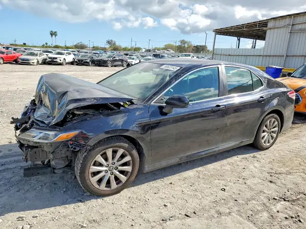 4T1B11HK4JU567786 2018 TOYOTA CAMRY - Image 1