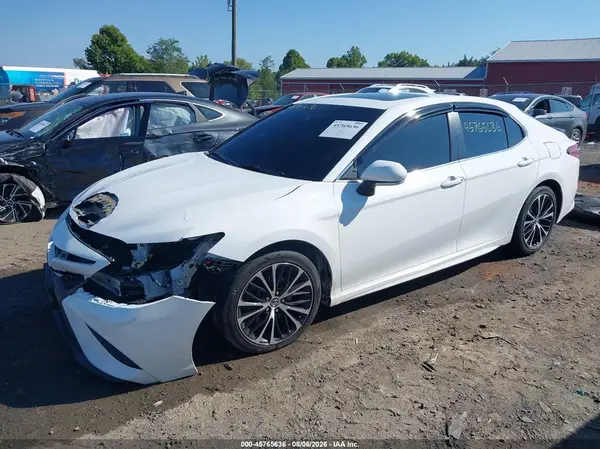 4T1B11HK4JU567934 2018 TOYOTA CAMRY - Image 2