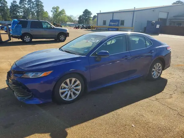 4T1B11HK4JU568145 2018 TOYOTA CAMRY - Image 1