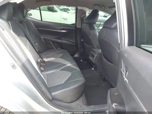 4T1B11HK4JU570669 2018 TOYOTA CAMRY - Image 8
