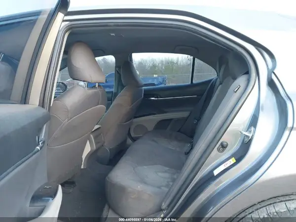 4T1B11HK4JU574026 2018 TOYOTA CAMRY - Image 8