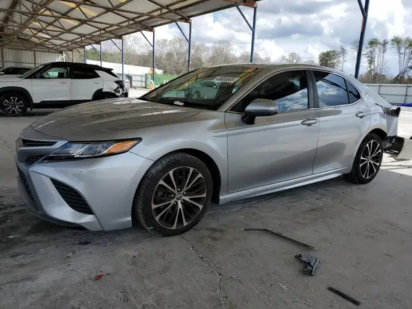 4T1B11HK4JU576326 2018 TOYOTA CAMRY - Image 1