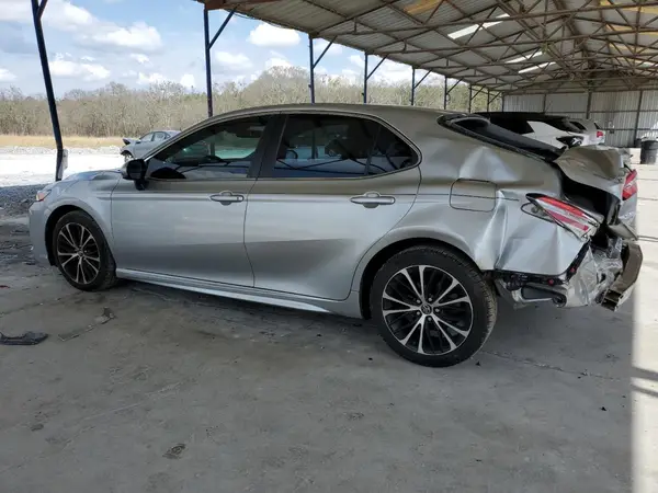 4T1B11HK4JU576326 2018 TOYOTA CAMRY - Image 2