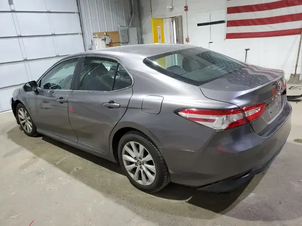 4T1B11HK4JU576732 2018 TOYOTA CAMRY - Image 2