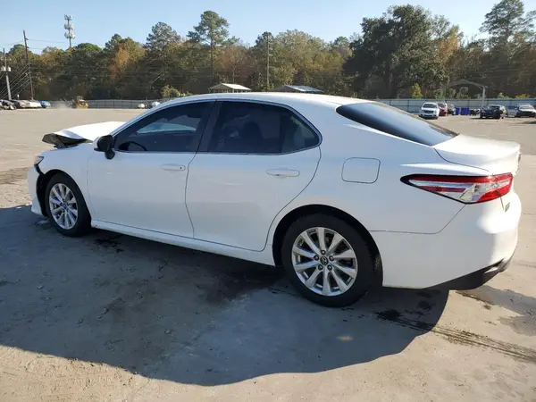 4T1B11HK4JU578383 2018 TOYOTA CAMRY - Image 2