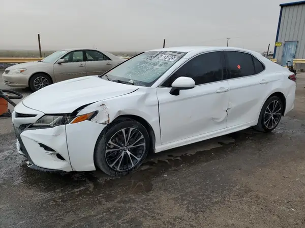 4T1B11HK4JU578917 2018 TOYOTA CAMRY - Image 1