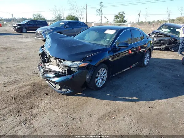 4T1B11HK4JU580019 2018 TOYOTA CAMRY - Image 2