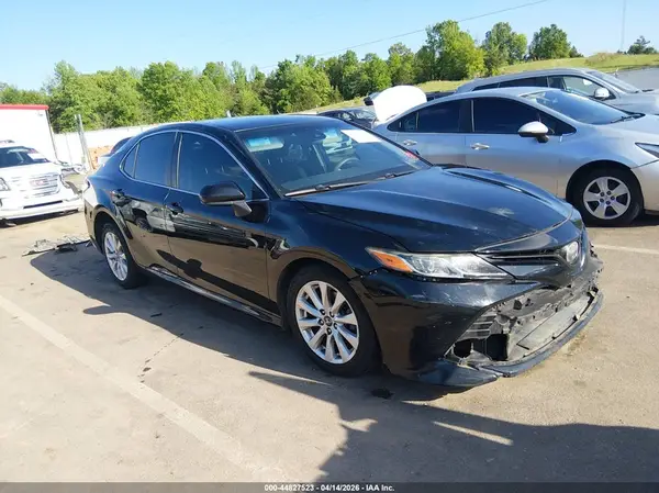 4T1B11HK4JU580358 2018 TOYOTA CAMRY - Image 1