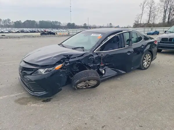 4T1B11HK4JU580604 2018 TOYOTA CAMRY - Image 1