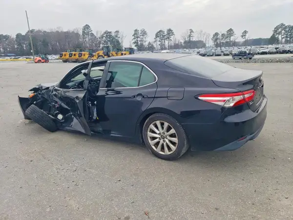 4T1B11HK4JU580604 2018 TOYOTA CAMRY - Image 2