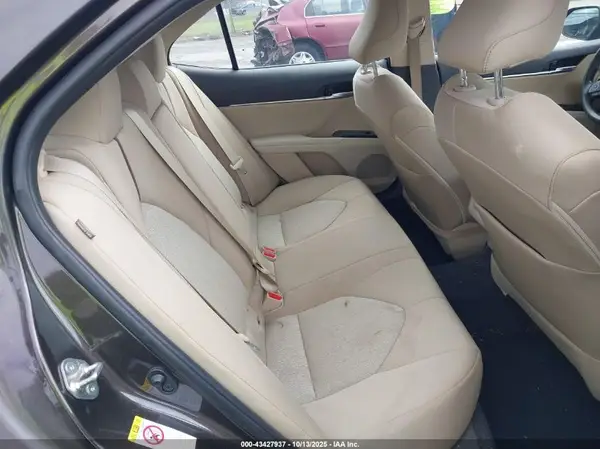 4T1B11HK4JU582126 2018 TOYOTA CAMRY - Image 8