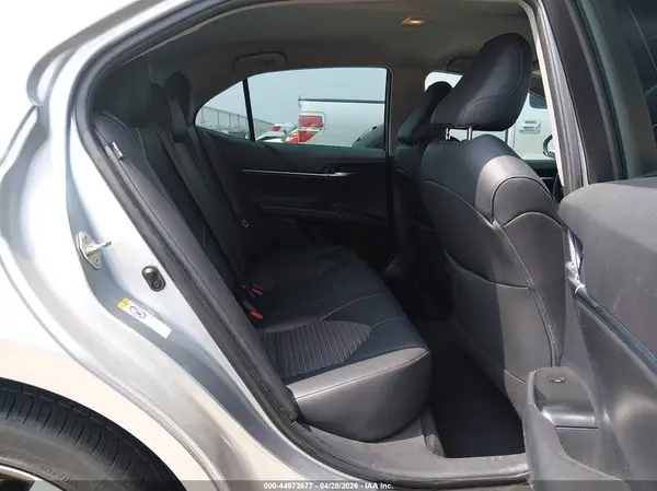 4T1B11HK4JU582479 2018 TOYOTA CAMRY - Image 8