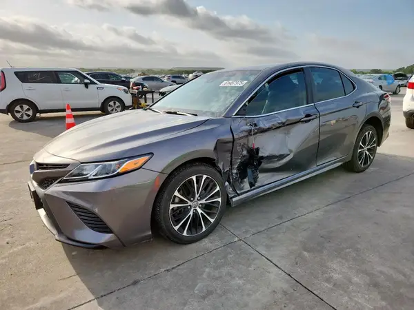 4T1B11HK4JU582613 2018 TOYOTA CAMRY - Image 1