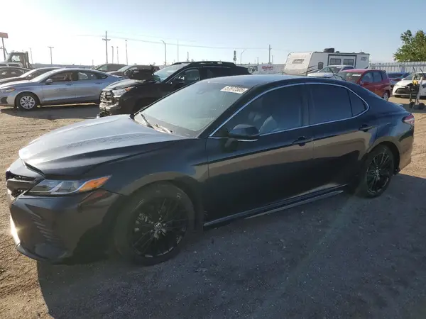 4T1B11HK4JU583163 2018 TOYOTA CAMRY - Image 1