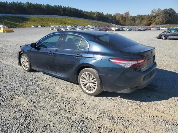4T1B11HK4JU584037 2018 TOYOTA CAMRY - Image 2