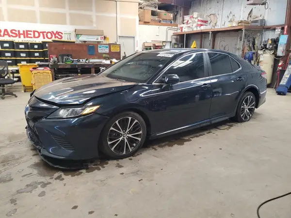 4T1B11HK4JU584975 2018 TOYOTA CAMRY - Image 1